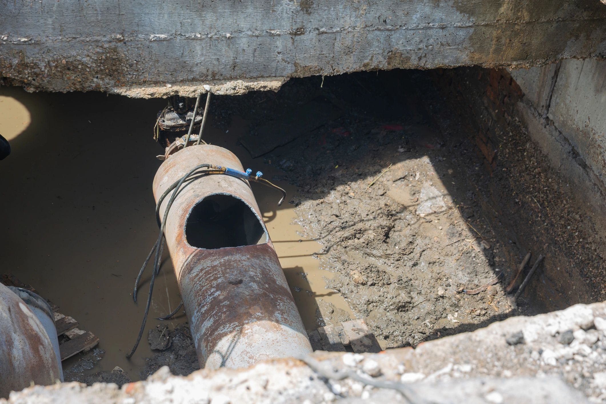 Underground pipe repair work